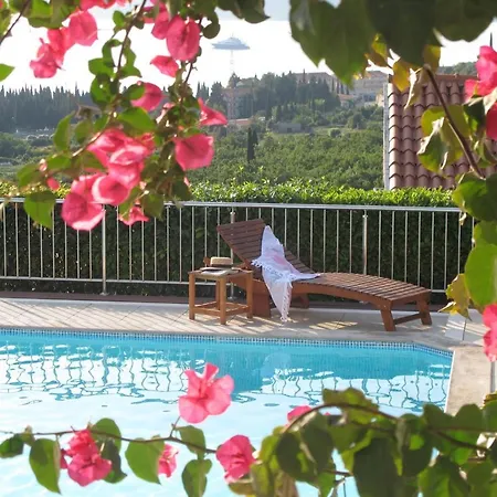 Modern With Swimming Pool & Sea Views * קאבטאט