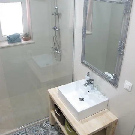 Modern With Swimming Pool & Sea Views Appartamento *
